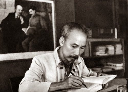 Kể chuyện về Bác Hồ - Tiết kiệm