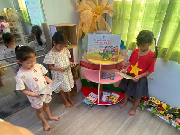 Trường Mầm non Hoa Hồng tưng bừng tổ chức Ngày Sách và Văn hóa đọc lần thứ IV