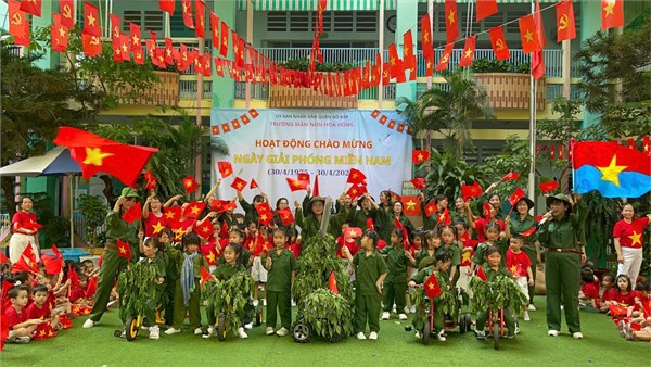 Những hoạt động ý nghĩa - Chào mừng kỷ niệm 50 năm ngày Giải phóng miền Nam, thống nhất đất nước               ( 30/4/1975 - 30/4/2025) của các bé trường Mầm non Hoa Hồng