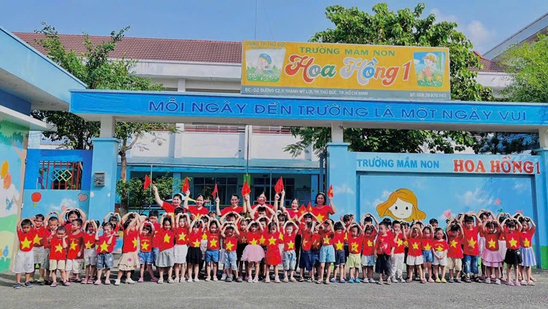 Trường Mầm non Hoa Hồng 1 tham gia hoạt động thể dục đồng diễn chào mừng Kỷ niệm 50 năm Ngày Giải phóng miền Nam, thống nhất đất nước (30/4/1975 - 30/4/2025)