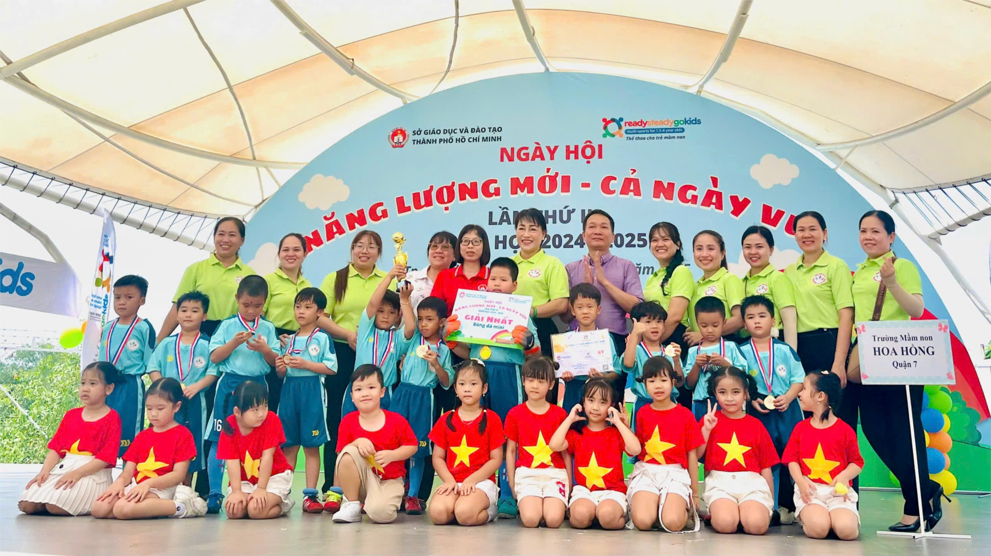 Thứ Năm, ngày 10/4/2025 Trường Mầm non Hoa Hồng tham gia ngày hội  Năng lượng mới - cả ngày vui  Lần thứ III năm học 2024 - 2025 và đạt giải Nhất cấp Thành phố môn Bóng đá mini