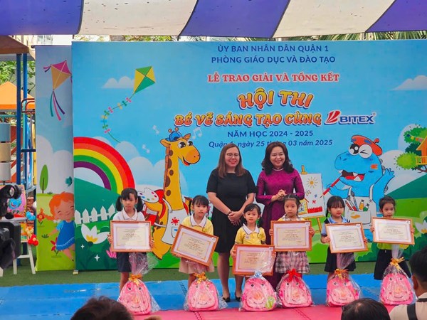 Các bé trường mầm non hoa lan tham gia hội thi “bé vẽ sáng tạo cùng bitex”