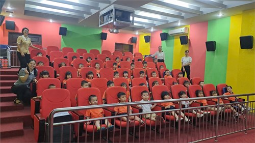 Tổ chức hoạt động ngoại khóa cho trẻ năm học 2024-2025