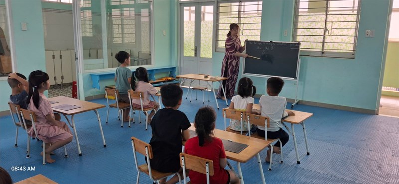 Lớp học giả định cho trẻ khối lá