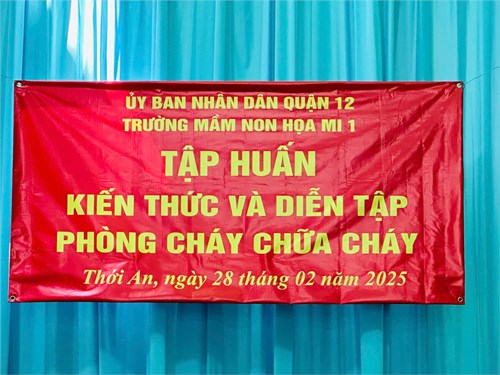 Nhà trường tổ chức tập huấn kiến thức và diễn tập phòng cháy chữa cháy cho cán bộ, giáo viên, nhân viên