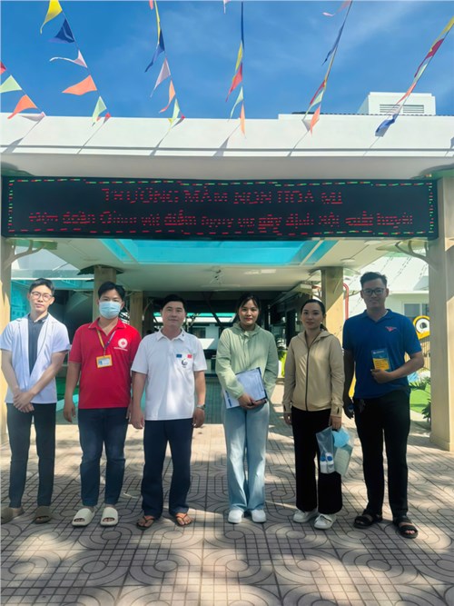 Trường mầm non họa mi đón đoàn kiểm tra của trạm y tế xã phước kiển về giám sát điểm nguy cơ gây dịch sốt xuất huyết.