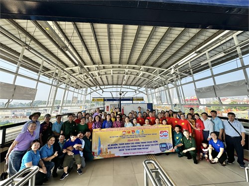 Chi đoàn MN Họa Mi tham gia về nguồn cùng các đông chí lãnh đạo phường 12