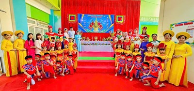 Lớp Mầm 1 tham gia các hoạt động   Giỗ tổ Hùng Vương 