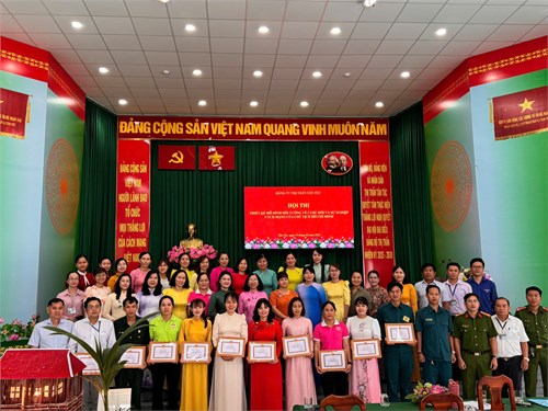 Chi bộ trường mầm non hoàng anh tham gia hội thi thiết kế mô hình hồi tưởng về cuộc đời và sự nghiệp cách mạng của chủ tịch hồ chí minh