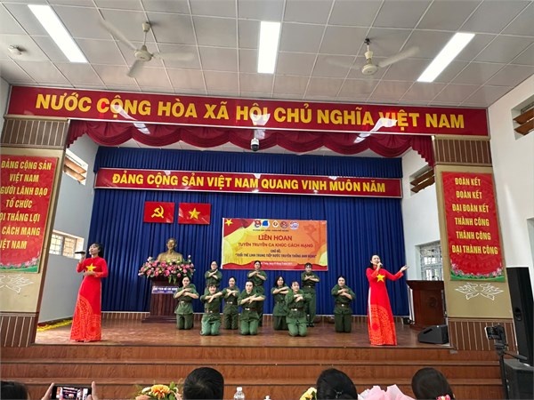 Hội thi  liên hoan tuyên truyền ca khúc cách mạng 