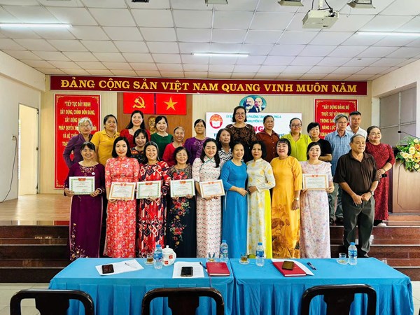 Tham dự hội nghị tổng kết công tác khuyến học