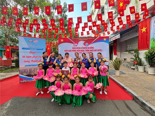 Trường mầm non hoa quỳnh tham gia các hội thi chào mừng kỷ niệm 50 năm giải phóng miền nam, thống nhất đất nước tại địa phương