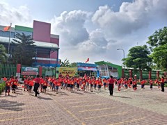 Sáng ngày 18 tháng 4 năm 2025, cô và trẻ Trường Mầm non Hoa Sen 2 tham gia hoạt động đồng diễn thể dục  chào mừng Kỷ niệm 50 năm giải phóng Miền Nam thống nhất đất nước (30/4/1975 - 30/4/2025)