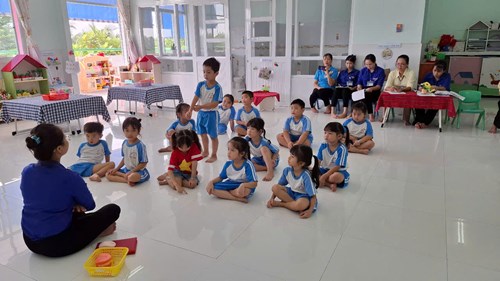 Ngày 22/4/2025 Trường Mầm non Hoa sen 2 thực hiện chuyên đề giáo dục kỹ năng sống. Đề tài: Giữ gìn vệ sinh răng miệng. Do cô Diễm thực hiện tại lớp Chồi 3.