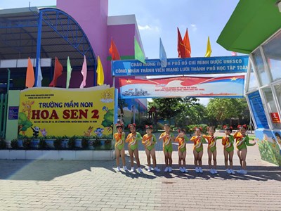 Sáng ngày 8 tháng 5 năm 2025, các bạn học sinh khối lá Trường MN Hoa Sen 2 tham gia hội thi Aeobic năm 2025 do Nhà thiếu nhi Huyện Bình Chánh phối hợp Phòng GDĐT Huyện Bình Chánh tổ chức