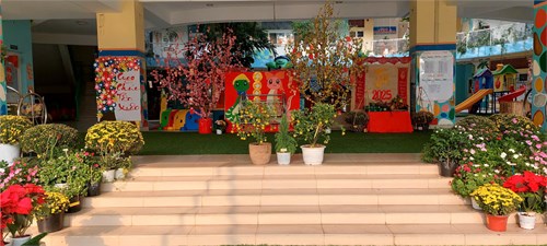 Tham gia Hội thi thiết kế, trang trí “Góc phố ngày xuân”, và hội thi “Nét đẹp góc phố ngày xuân” Chủ đề “Khoảnh khắc Xuân quê hương” của Đảng ủy phường Thạnh Mỹ Lợi phát động.
