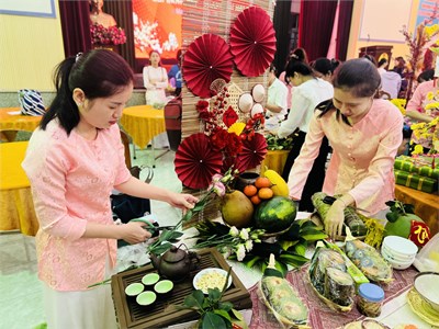 Trường Mầm non Hồng Ngọc tham gia Hội thi trang trí mai, đào và gói bánh tét mừng Xuân Ất Tỵ 2025
