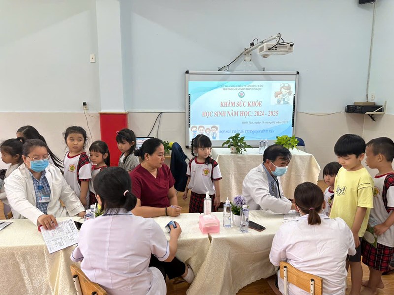 Trường Mầm non Hồng Ngọc tổ chức khám sức khỏe cho học sinh năm học 2024-2025
