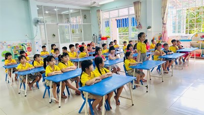Lớp học giả định