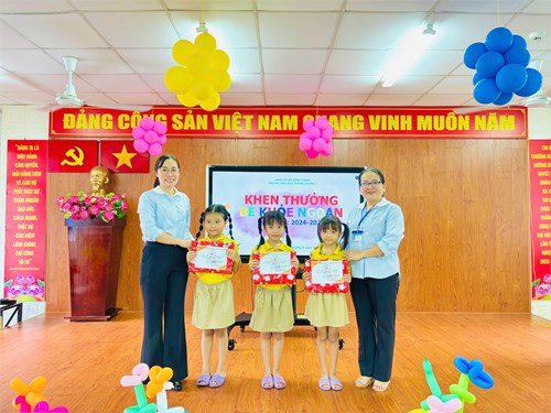Khen thưởng Bé khỏe ngoan năm học 2024-2025