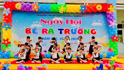 Tiết mục múa: Bay lên ước mơ học trò