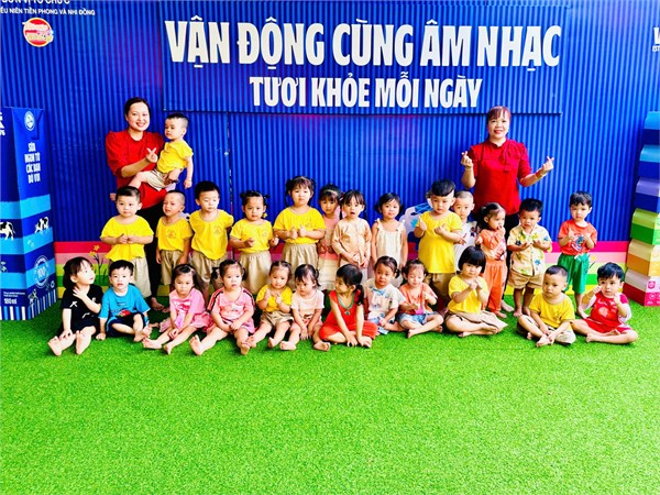 Báo Thiếu niên Tiền phong và Nhi đồng đồng phối hợp Công ty Vinamilk tổ chức sân chơi “Vận động cùng âm nhạc” cho các bé