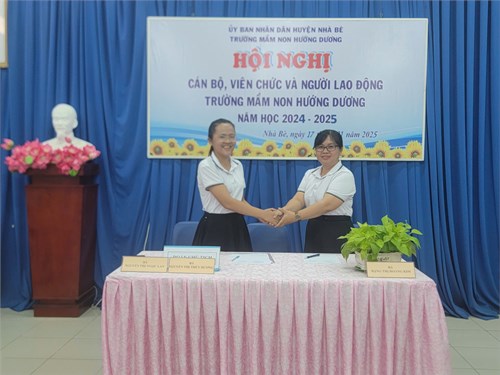 Hội nghị cán bộ, viên chức và người lao động trường mầm non Hướng Dương năm học 2024-2025.
