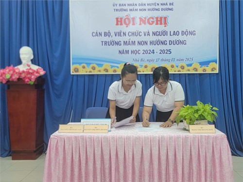 Hội nghị cán bộ, viên chức và người lao động trường mầm non Hướng Dương năm học 2024-2025.