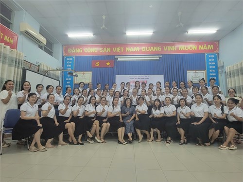 Hội nghị cán bộ, viên chức và người lao động trường mầm non Hướng Dương năm học 2024-2025.