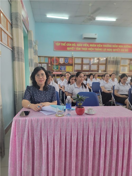 Hội nghị cán bộ, viên chức và người lao động trường mầm non Hướng Dương năm học 2024-2025.