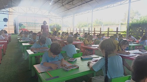 Hội thi  nét vẽ xanh  hướng đến chào mừng kỷ niệm 50 năm ngày giải phóng miền nam thống nhất đất nước năm học 2024-2025.