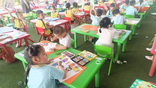 Hội thi  nét vẽ xanh  hướng đến chào mừng kỷ niệm 50 năm ngày giải phóng miền nam thống nhất đất nước năm học 2024-2025.