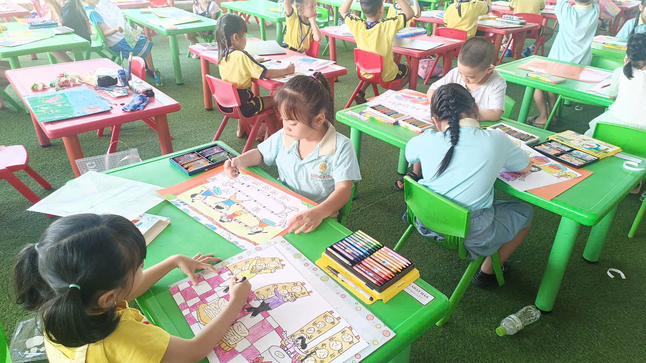 Hội thi  nét vẽ xanh  hướng đến chào mừng kỷ niệm 50 năm ngày giải phóng miền nam thống nhất đất nước năm học 2024-2025.