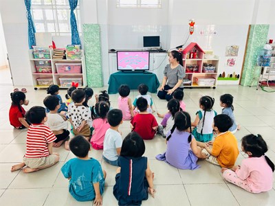 Khám Phá Các Loại Phương Tiện Giao Thông Cùng Các Bé Lớp Mầm 🚗🚋