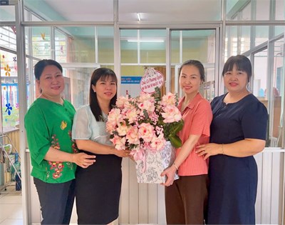 Nhân dịp kỷ niệm 70 năm ngày Thầy thuốc Việt Nam ngày(27/2/1955 - 27/2/2025)  Trường Mầm non Măng Non xin gửi lời tri ân sâu sắc đến các y, bác sĩ - những “chiến sĩ áo trắng” luôn tận tâm, tận lực vì sức khỏe nhân dân. Chúc các thầy thuốc luôn vững vàng trong sự nghiệp cao cả của mình!