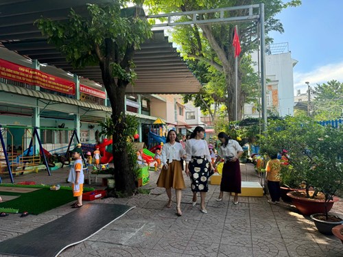 Hoạt động vui chơi ngoài trời !