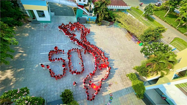 Việt Nam ơi ! Tự hào hát mãi Việt Nam ơi !