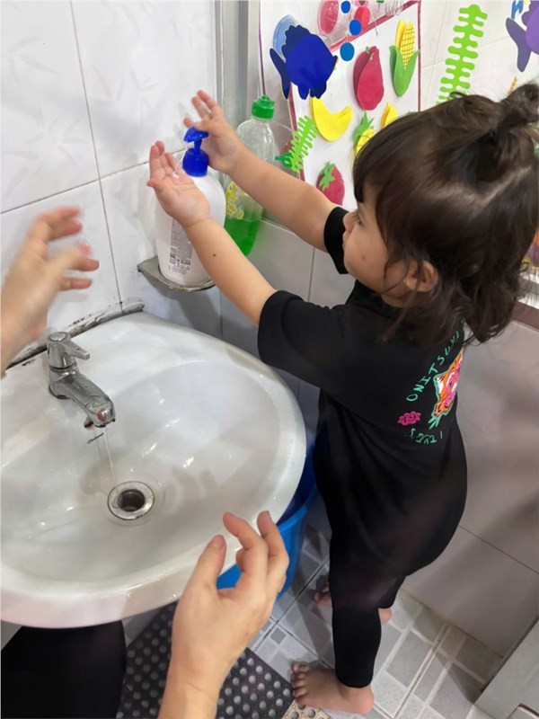 Bữa ăn tự chọn của bé lớp lá