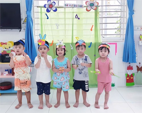 Vận động minh họa bài hát  Hoa bé ngoan  lớp 3-4 tuổi (Họa Mi 1)
