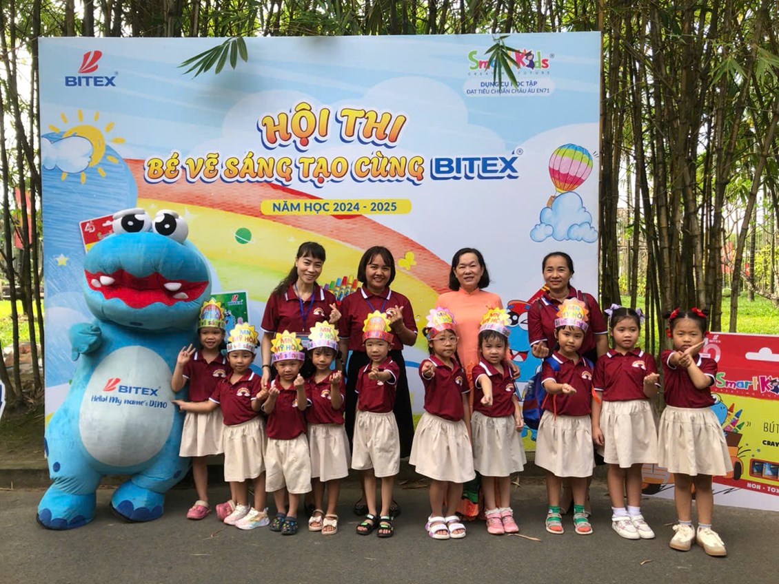 Các bé trường Mầm non Mỹ Hòa tham gia hội thi   bé vẽ sáng tạo cùng Bitex  