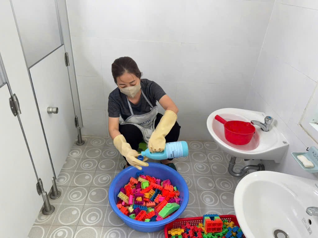 Giáo viên tăng cường công tác phòng chống dịch bệnh Tay Chân Miệng