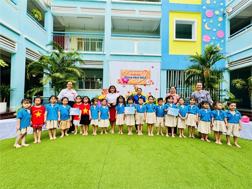 Ngày hội khui heo đất năm học 2024 - 2025