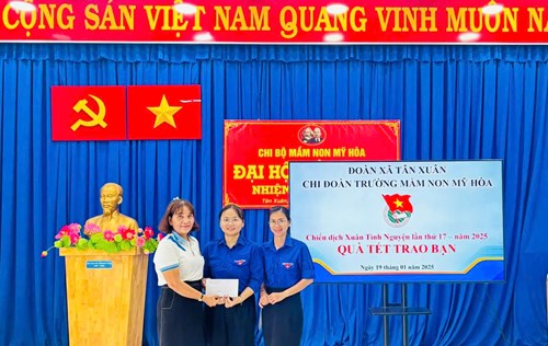 Chương trình  quà tết tặng bạn , hưởng ứng ngày hoạt động cao điểm  xuân nghĩa tình  trong chiến dịch xuân tình nguyện lần thứ 17 - năm 2025