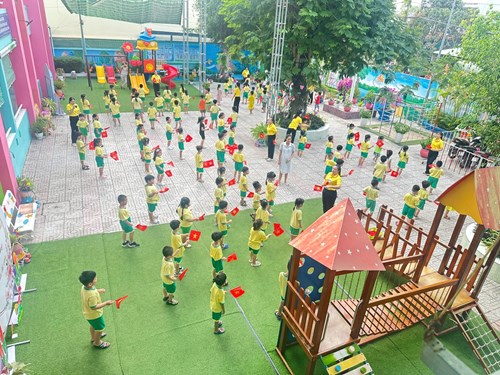 Sáng ngày 18/4/2025, Trường Mầm non Ngọc Lan tổ chức  Đồng diễn thể dục toàn thành . Chào mừng kỷ niệm 50 năm giải phóng Miền Nam thống nhất đất nước (30/4/1975 - 30/4/2025)