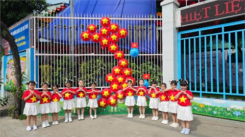 Ngày hội thể dục thể thao và Triễn lãm về trường   Ba mươi mùa hoa ươm mầm hạnh phúc 1995-2025 