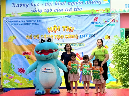 Các bé đạt giải Nhì hội thi  Bé vẽ sáng tạo cùng Bitex 