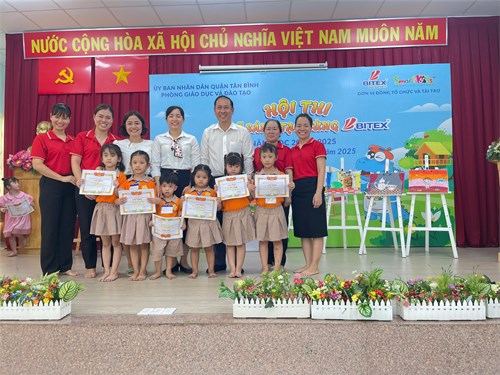 trường MN Phú Hòa các bé  tham gia  Bé vẽ sáng tạo cùng Bitex  cấp Quận