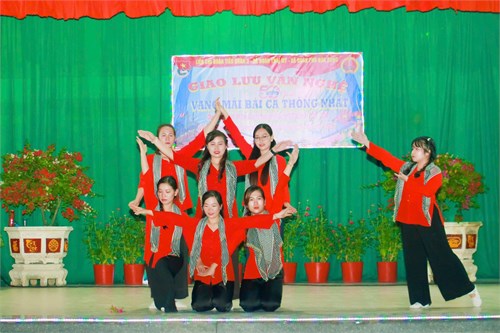 Chi đoàn Trường MN Phú Hòa Đông - Chương trình giao lưu văn nghệ  50 năm vang mãi bài ca thống nhất 