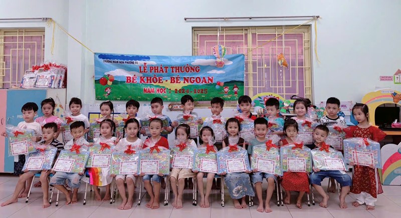 Lễ phát thưởng bé khỏe - ngoan năm học 2024-2025 lớp chồi 1