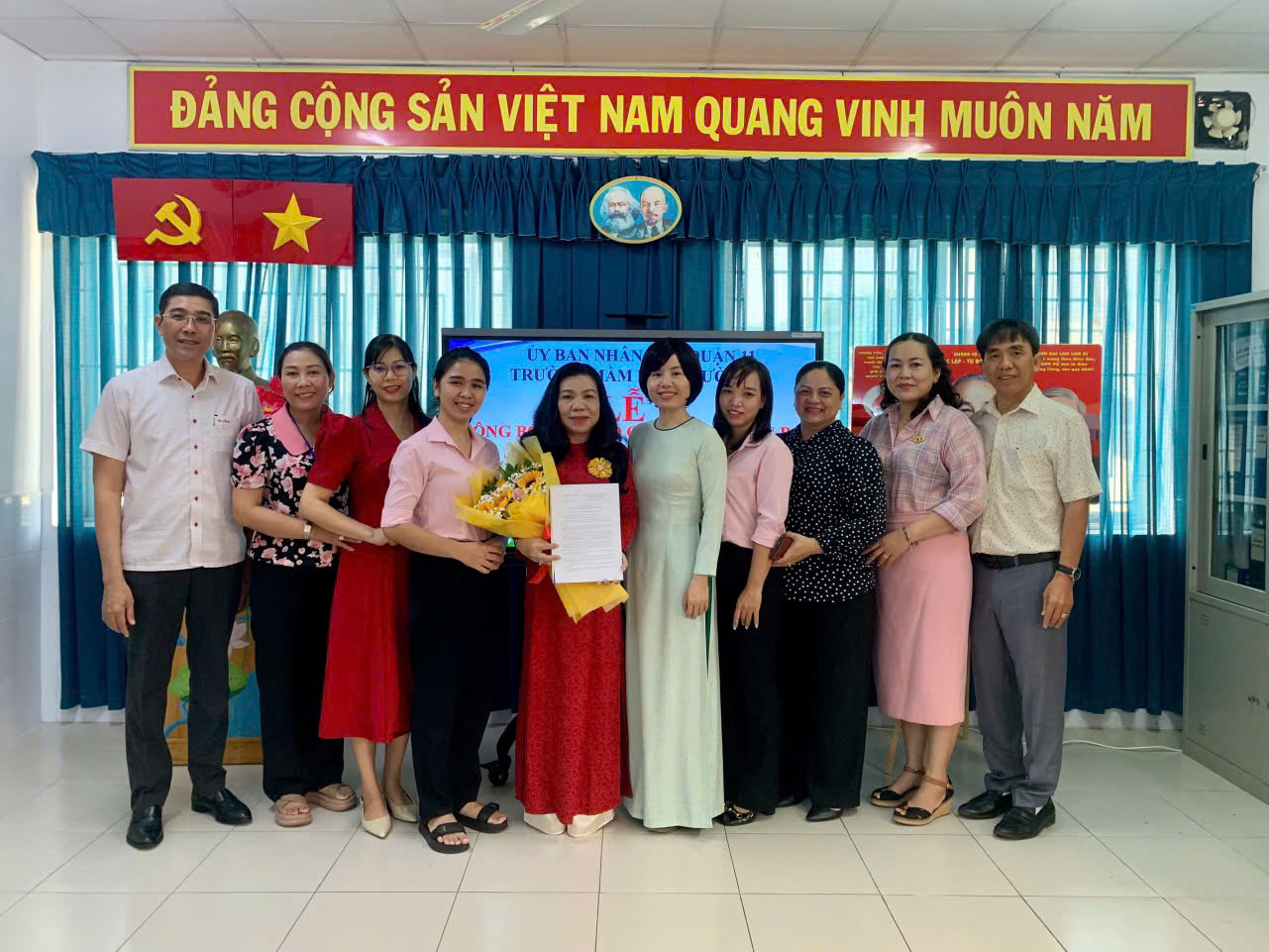 Lễ công bố và trao quyết định cán bộ nghỉ hưu